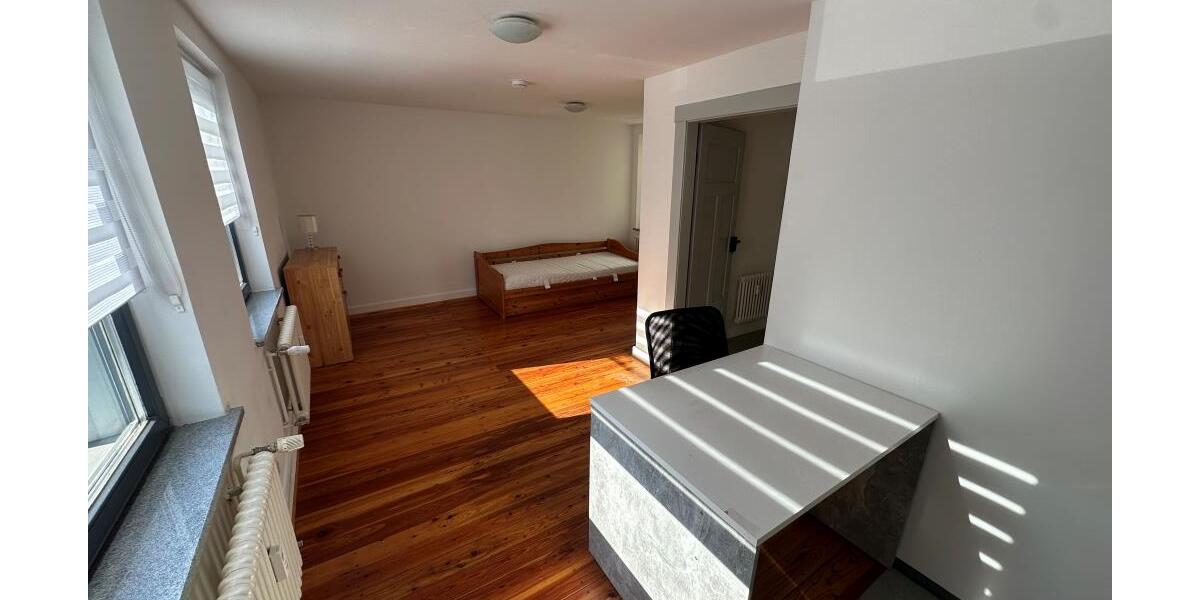 Möblierte 1-Raum Atelierwohnung mit Echtholzboden im ruhigen Hinterhaus - Etagenwohnung Gera Pforten | Angebot:26232900