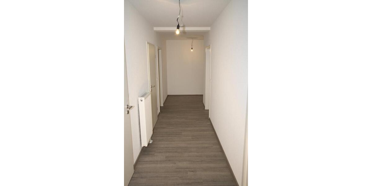 Erdgeschoßwohnung Suhl - 4 Zimmer, 101 m&sup2;, 750&euro; | Angebot:25282926