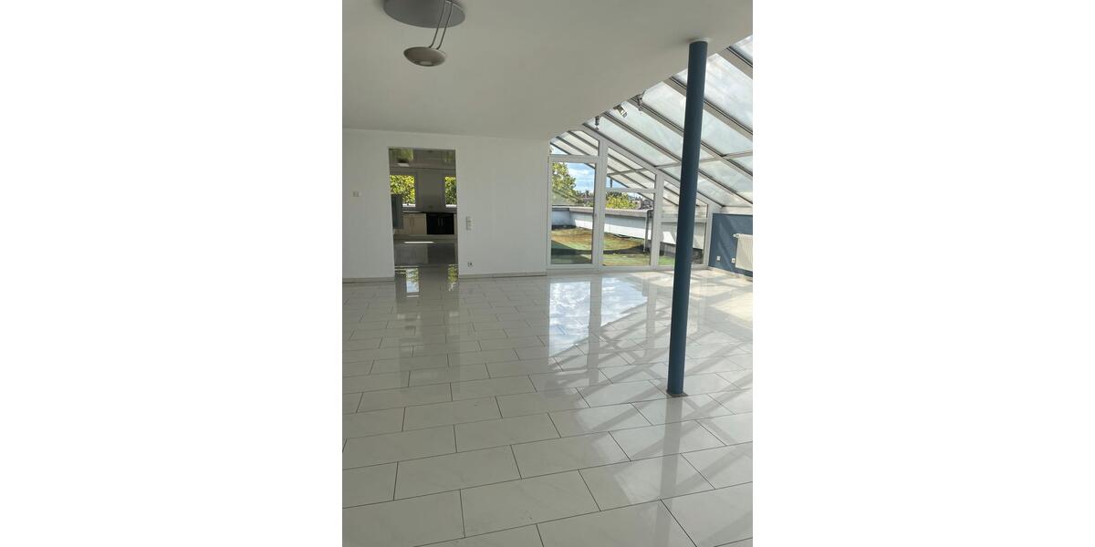 *Penthouse Wohnung* über den Dächern von Duisburg 2 zimmer