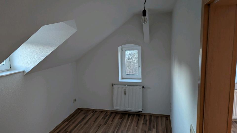 Dachgeschoßwohnung Königstein - 3 Zimmer, 95 m&sup2;, 990&euro; | Angebot:25340937