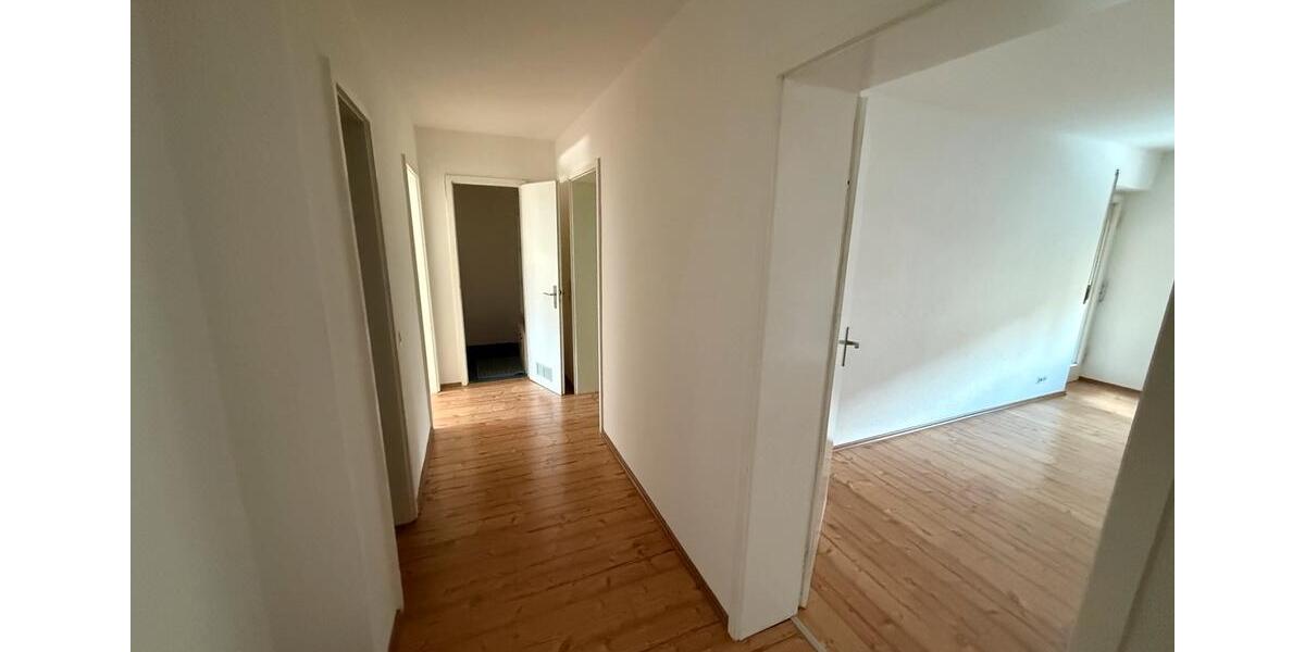 3-Zimmer-Wohnung mit Balkon, Mietwohnung, Wohnung 3 zimmer