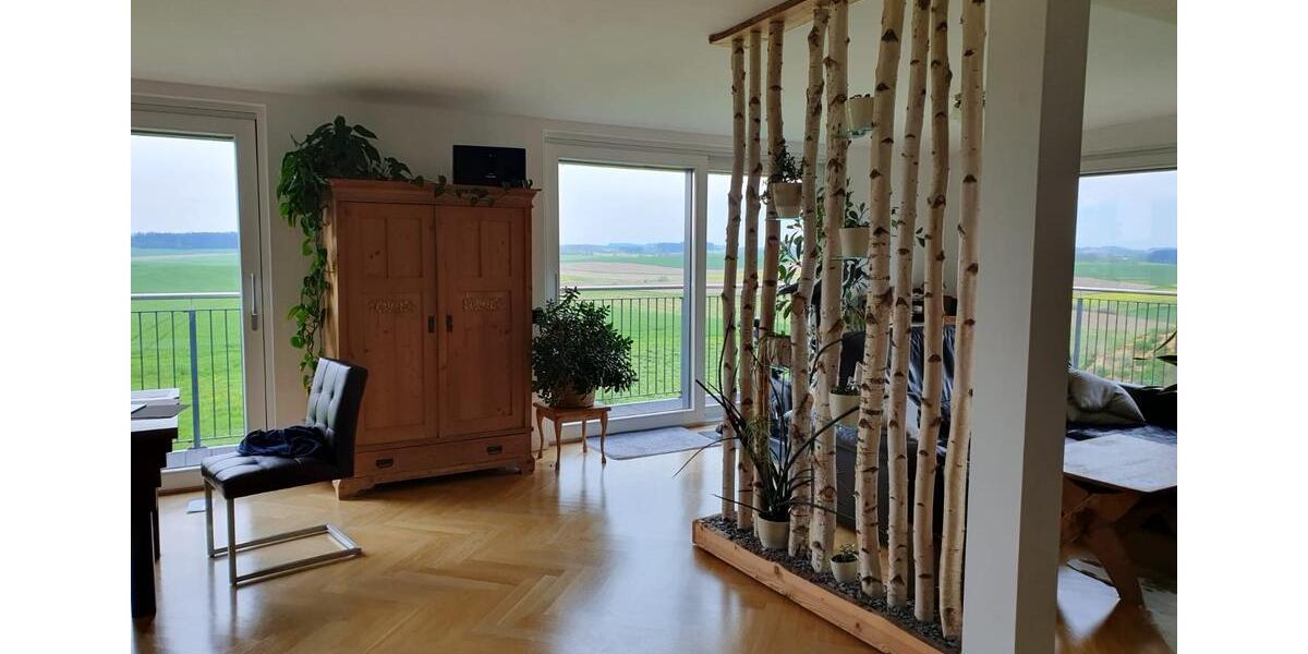 Dachgeschoßwohnung Hohenpolding - 3 Zimmer, 160 m&sup2;, 1.350&euro; | Angebot:26245297