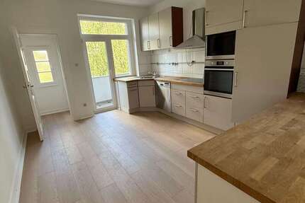 Wohnung Düsseldorf Heerdt - 2 Zimmer, 63 m&sup2;, 1.010&euro; | Angebot:26817201