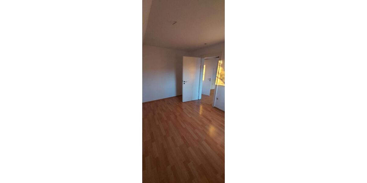 Dachgeschoßwohnung Bürgstadt - 3 Zimmer, 96 m&sup2;, 960&euro; | Angebot:24805279