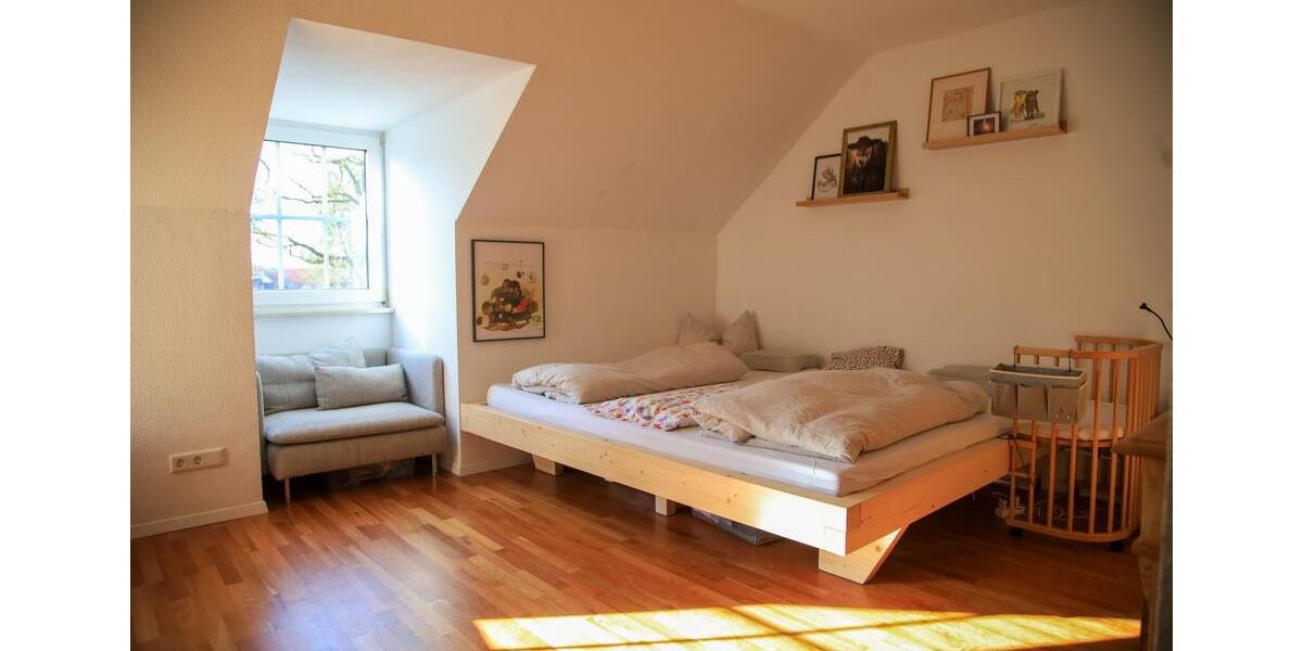 Dachgeschoßwohnung Buckenhof - 3 Zimmer, 113 m&sup2;, 1.950&euro; | Angebot:25342274