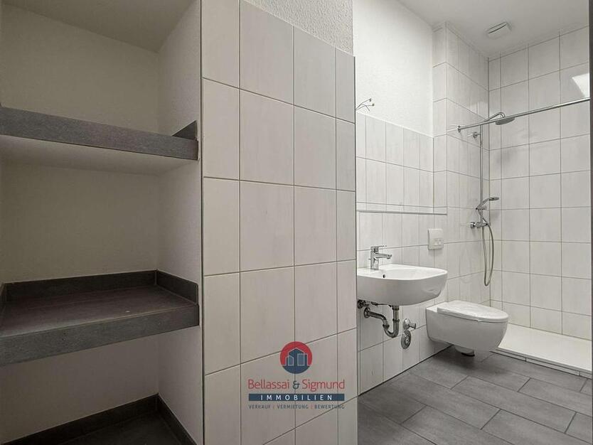 BARRIEREFREIE GROSSZÜGIGE ERDGESCHOSS-ZWEI-ZIMMER-WOHNUNG MIT ZWEI BÄDERN IN ZENTRUMSNÄHE IN DÜLKEN zimmer