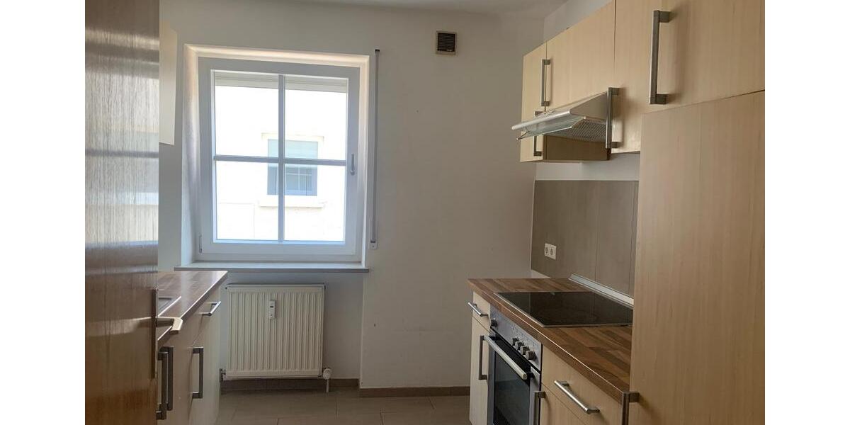 Etagenwohnung Straubing - 2 Zimmer, 66 m&sup2;, 680&euro; | Angebot:26491296