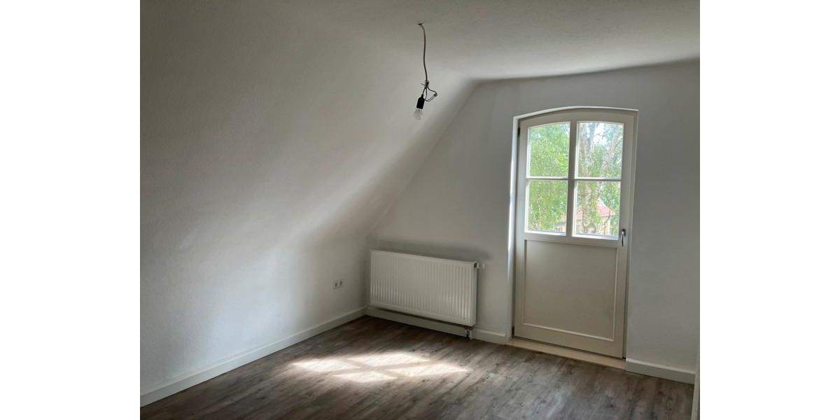 Dachgeschoßwohnung Kassel Harleshausen - 2 Zimmer, 44 m&sup2;, 436&euro; | Angebot:25336133