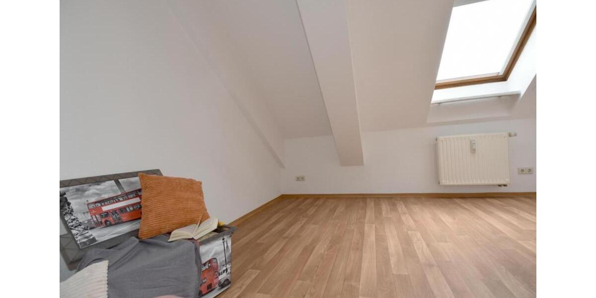 Dachgeschoßwohnung Hohenstein-Ernstthal Ernstthal - 4.5 Zimmer, 109 m&sup2;, 615&euro; | Angebot:18313534