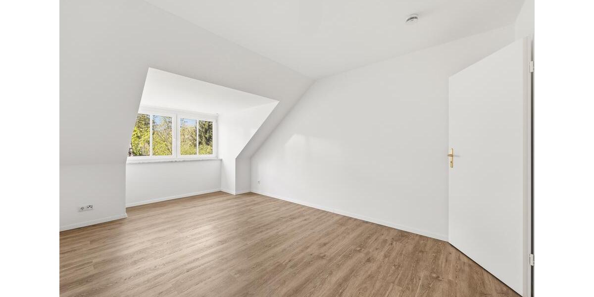 Dachgeschoßwohnung München Trudering-Riem - 3 Zimmer, 88 m&sup2;, 1.650&euro; | Angebot:26365750