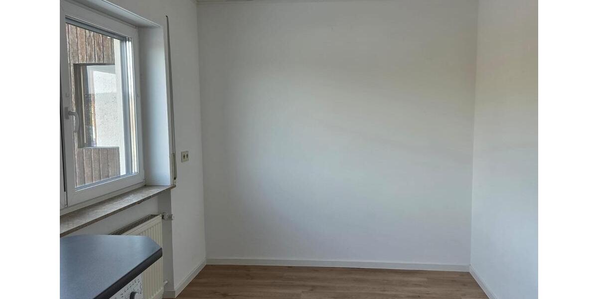 Schöne, helle 3-Zi. mit Terrasse + 2 Stellplätzen in Wiesenfeld 3 zimmer