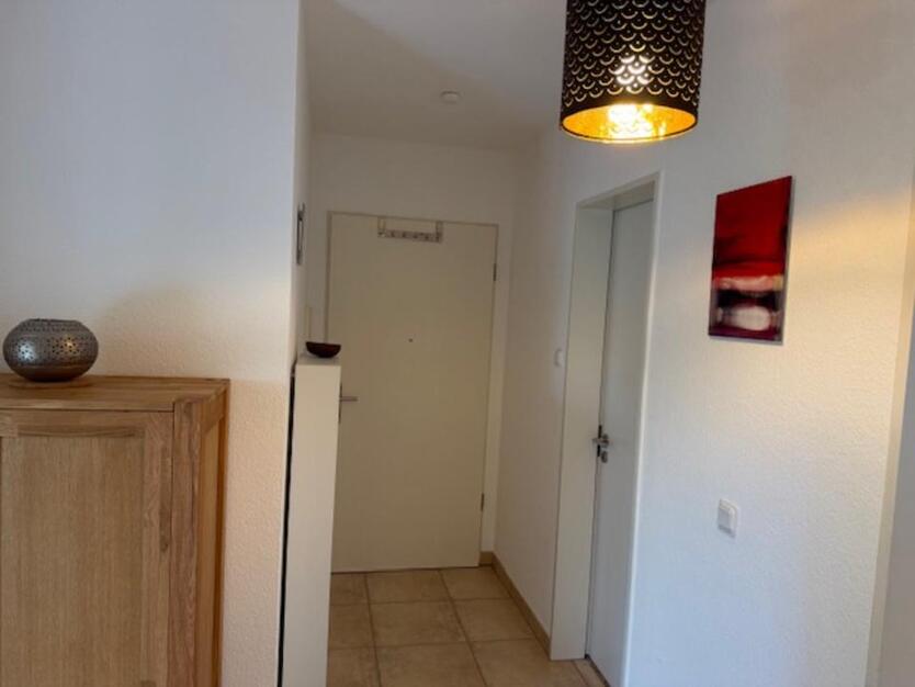 2,5-Zimmer-Wohnung mit Terrasse & kleinem Garten in Rheinnähe zimmer