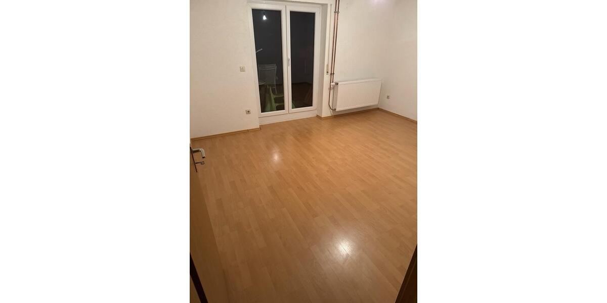 Etagenwohnung Neunkirchen - 3 Zimmer, 84 m&sup2;, 350&euro; | Angebot:26616087