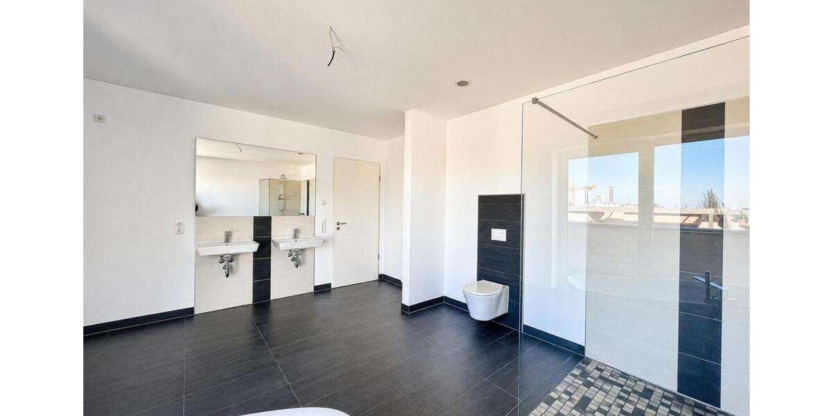 Etagenwohnung Gotha - 3 Zimmer, 133 m&sup2;, 1.250&euro; | Angebot:26383690