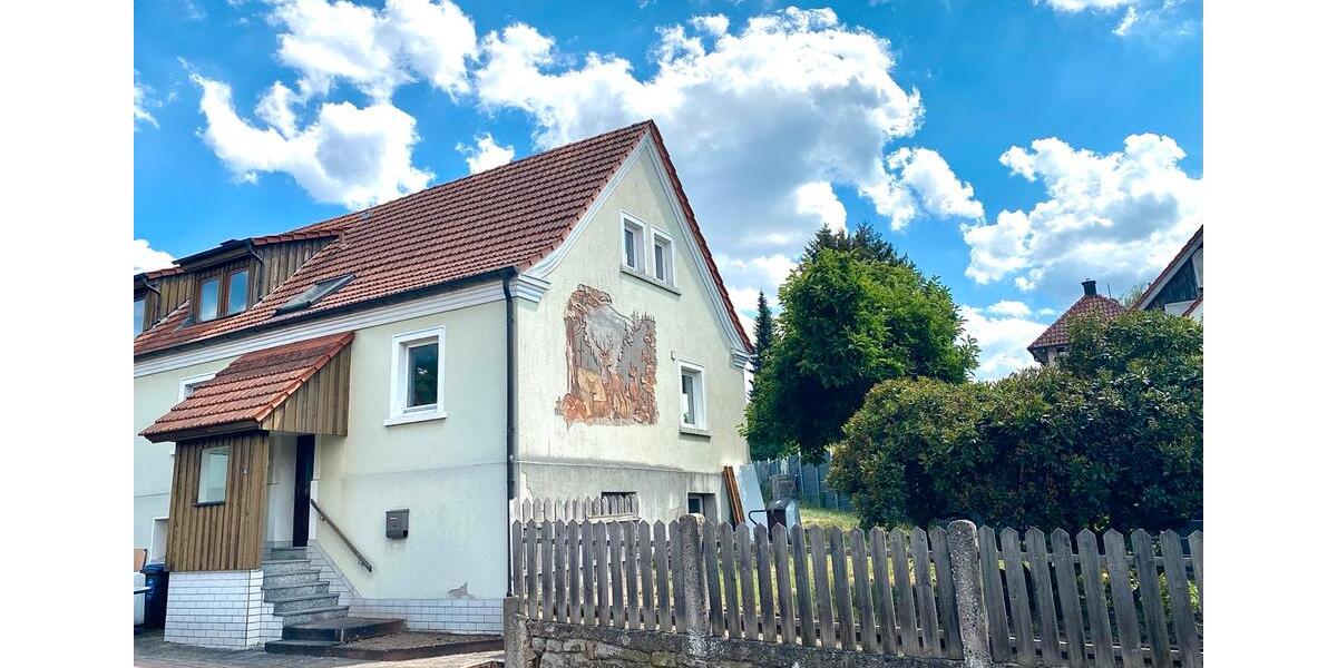 Schöne renovierte Wohnung separater Hausteil zu vermieten 6 zimmer