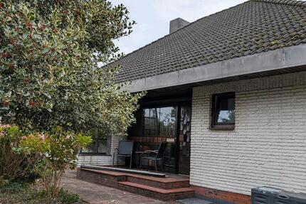 Geräumiges Einfamilienhaus in Heide Ost zimmer