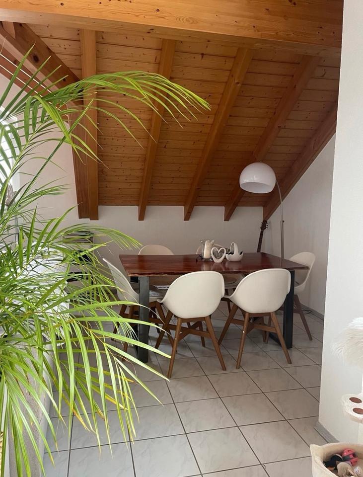 3,5 Zimmer DG-Wohnung mit Balkon, EBK und Galerie