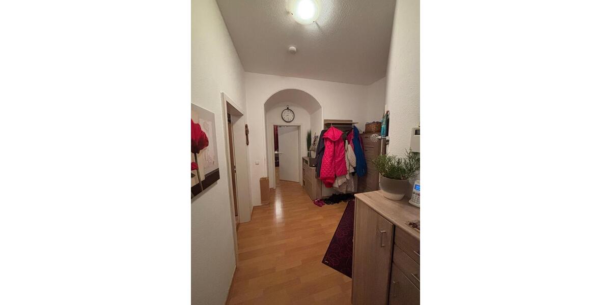 Etagenwohnung Meerane - 3 Zimmer, 121 m&sup2;, 700&euro; | Angebot:26163017