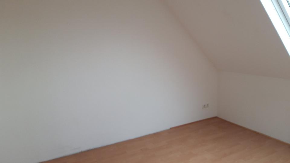 Dachgeschoßwohnung Essen Stadtbezirk VII - 2.5 Zimmer, 48 m&sup2;, 570&euro; | Angebot:26153579