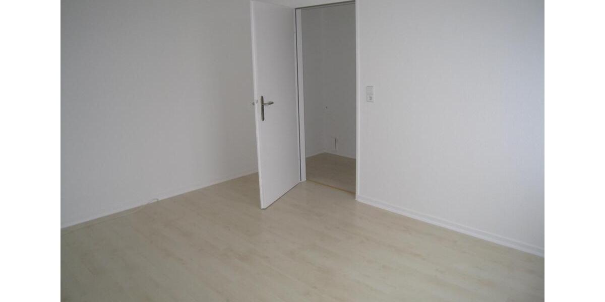 Dachgeschoßwohnung Hilden Kalstert - 2 Zimmer, 90 m&sup2;, 1.070&euro; | Angebot:26444568