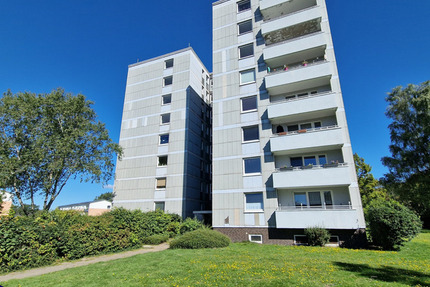 Modernisierte 3-Zimmer-Wohnung mit ca. 73,83m² Wohnfläche und Loggia 3 zimmer