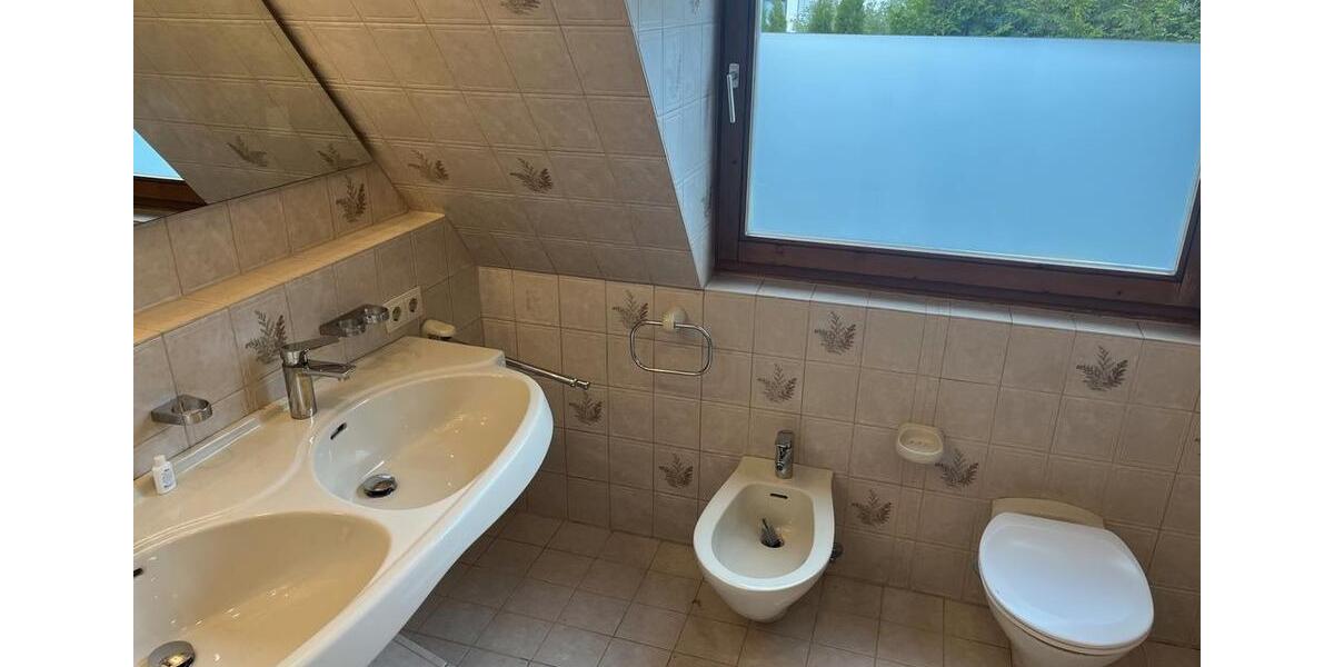 Doppelhaushälfte Gräfelfing - 7 Zimmer, 210 m&sup2;, 4.995&euro; | Angebot:23216909