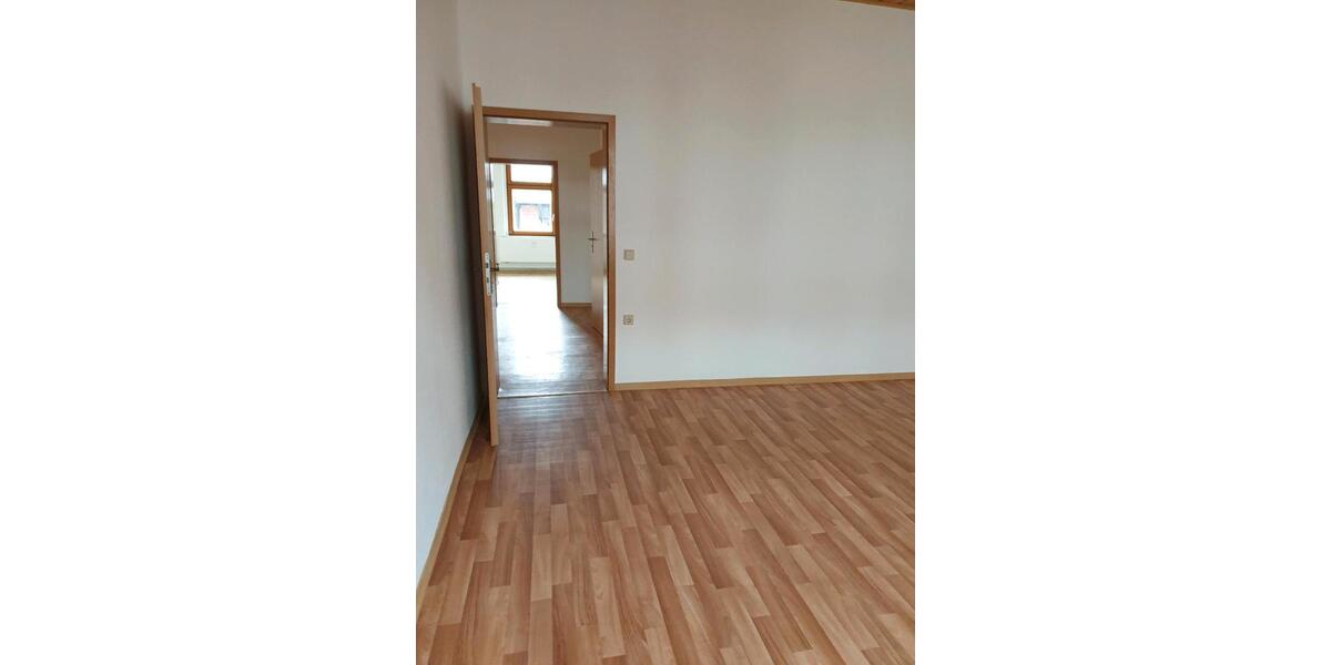 Etagenwohnung Haldensleben - 4 Zimmer, 92 m&sup2;, 850&euro; | Angebot:26234227
