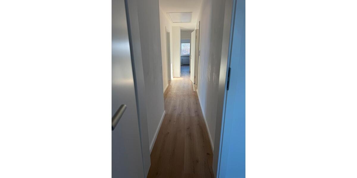 Etagenwohnung Bergen - 4 Zimmer, 100 m&sup2;, 950&euro; | Angebot:25843942