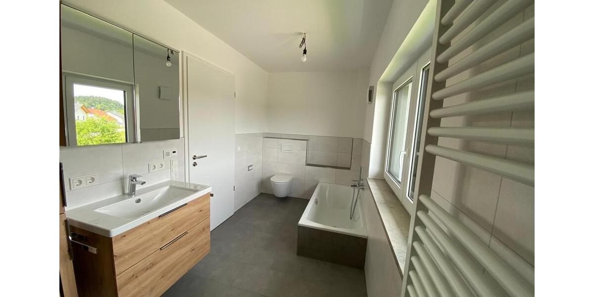 Doppelhaushälfte Windorf - 4 Zimmer, 145 m&sup2;, 1.500&euro; | Angebot:25859621