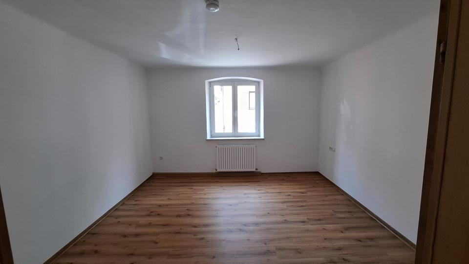 Erdgeschoßwohnung Gerolzhofen - 3 Zimmer, 75 m&sup2;, 432&euro; | Angebot:26425727