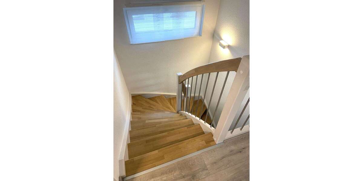 Haus zum Mieten in Ober-Mörlen 2.100 € 125 m² 5 zimmer