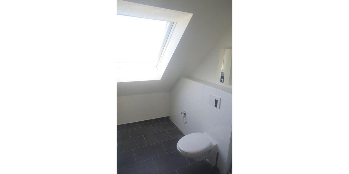 Dachgeschoßwohnung Essen Stadtbezirk V - 2 Zimmer, 80 m&sup2;, 500&euro; | Angebot:26367883