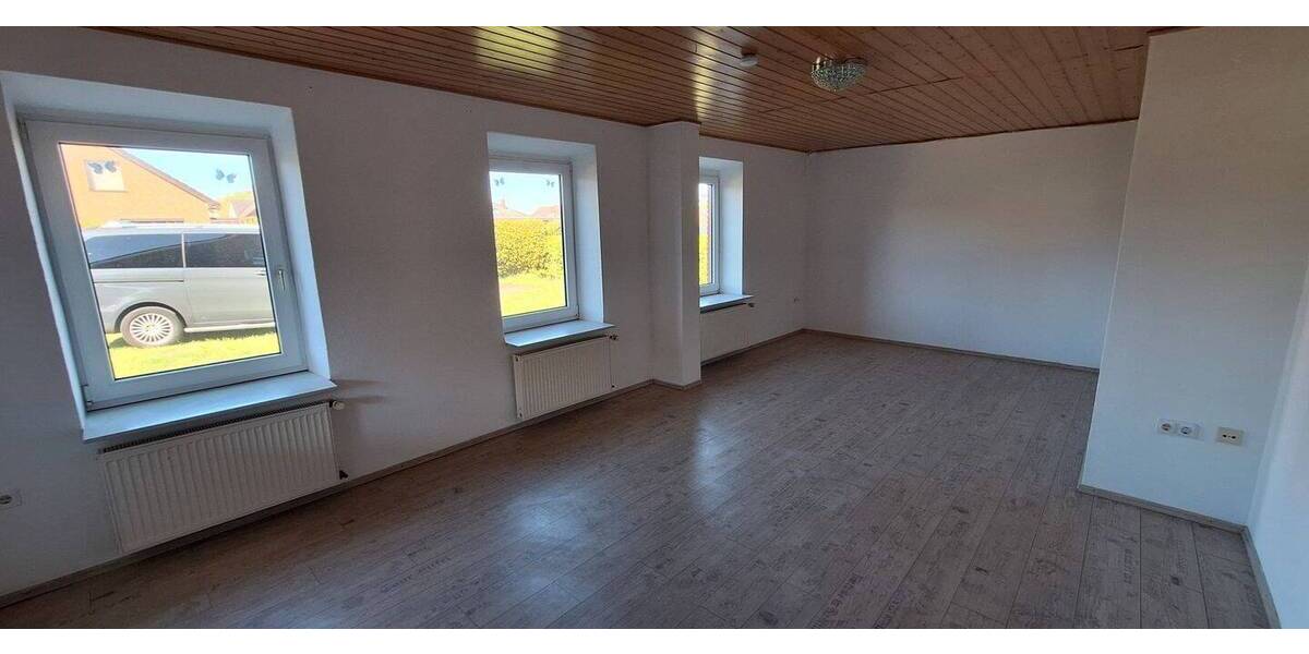 Etagenwohnung Weener Holthusen - 4 Zimmer, 92 m&sup2;, 800&euro; | Angebot:26487228