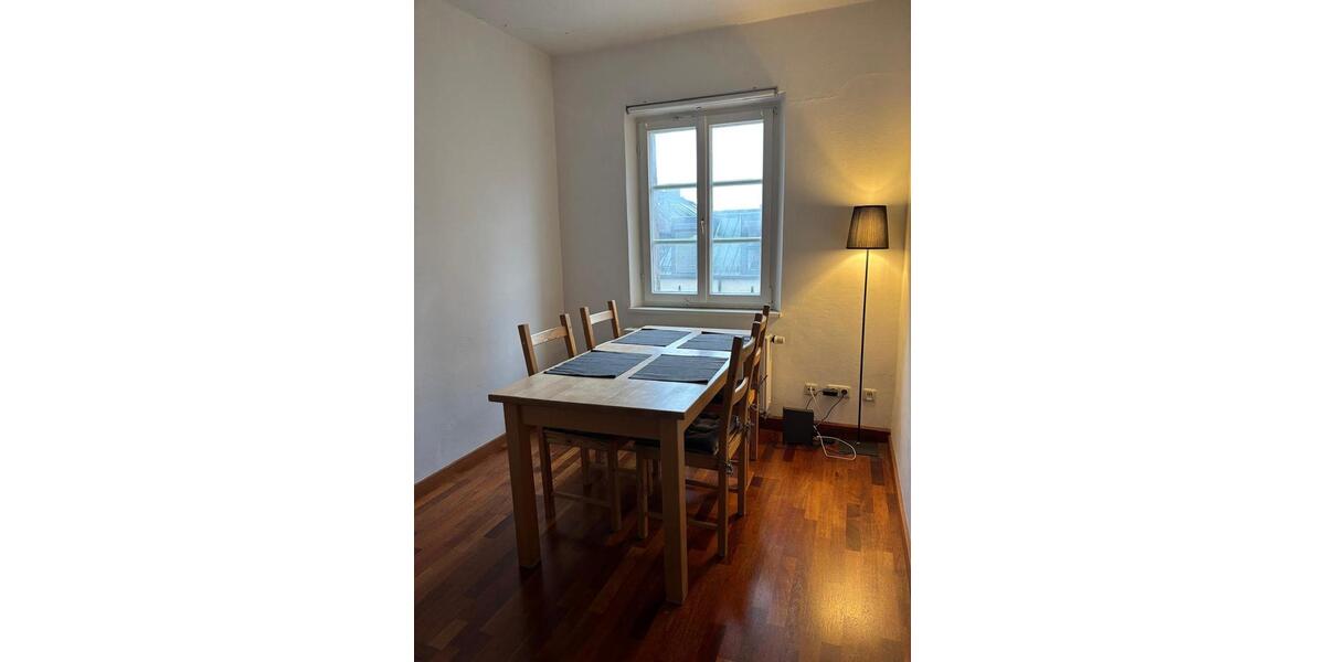 Helles WG-Zimmer in einer 2er WG in der Bayreuther Innenstadt 3 zimmer