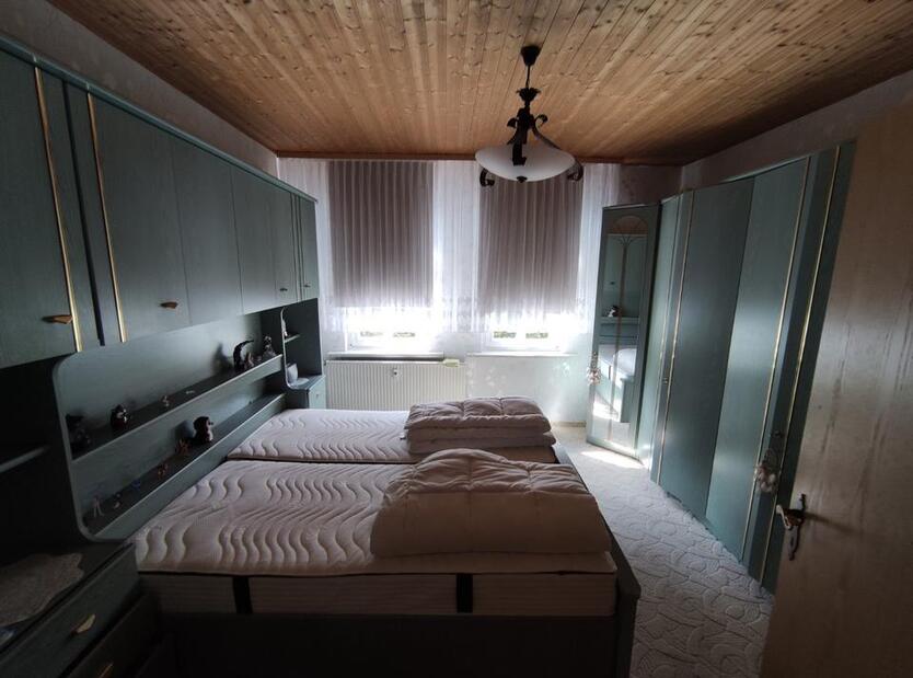 L34W4 - Tolle 3-Zimmer - DG-Wohnung in Vierfamilienhaus, Balkon, Gartennutzung zimmer