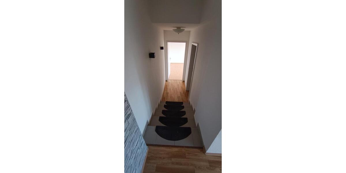 Dachgeschoßwohnung Aschersleben - 2 Zimmer, 73 m&sup2;, 402&euro; | Angebot:26253041