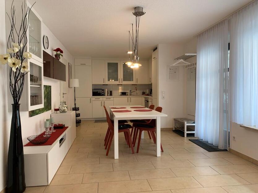 2-Zimmer-Wohnung möbliert, auf Zeit zimmer