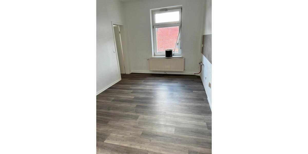 Erdgeschoßwohnung Hildesheim Itzum-Marienburg - 3.5 Zimmer, 900 m&sup2;, 900&euro; | Angebot:25335243