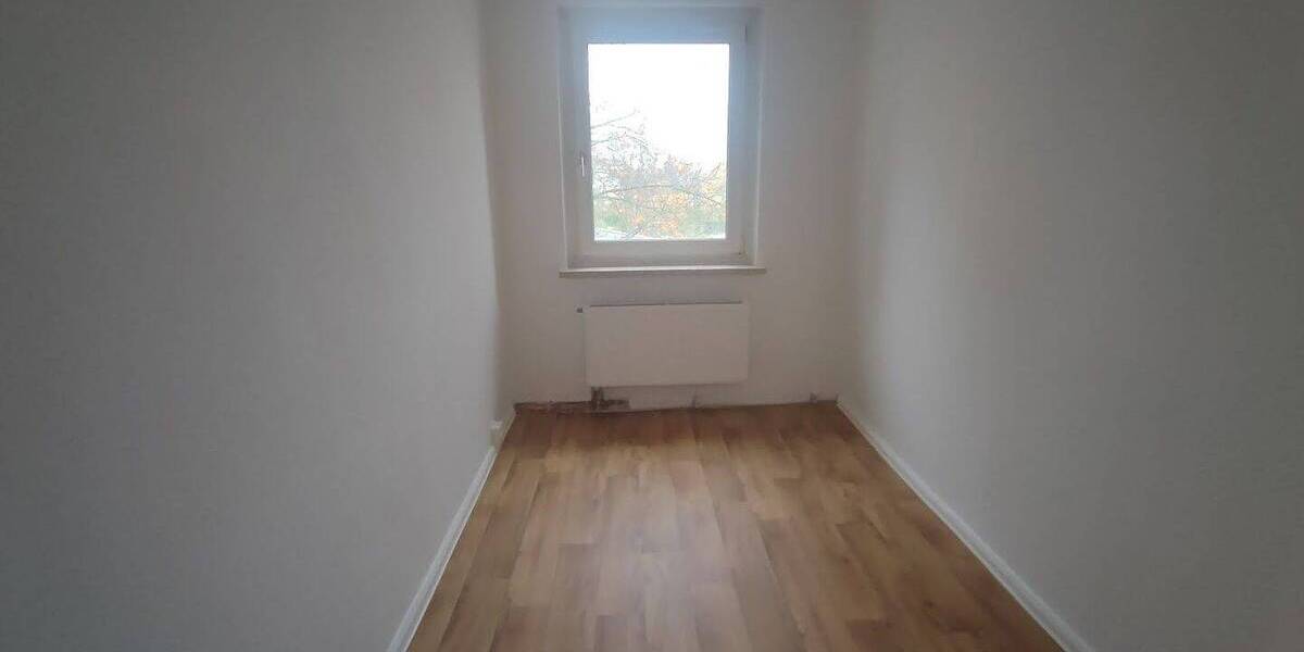 Etagenwohnung Merseburg Kötzschen - 2 Zimmer, 49 m&sup2;, 320&euro; | Angebot:26758663