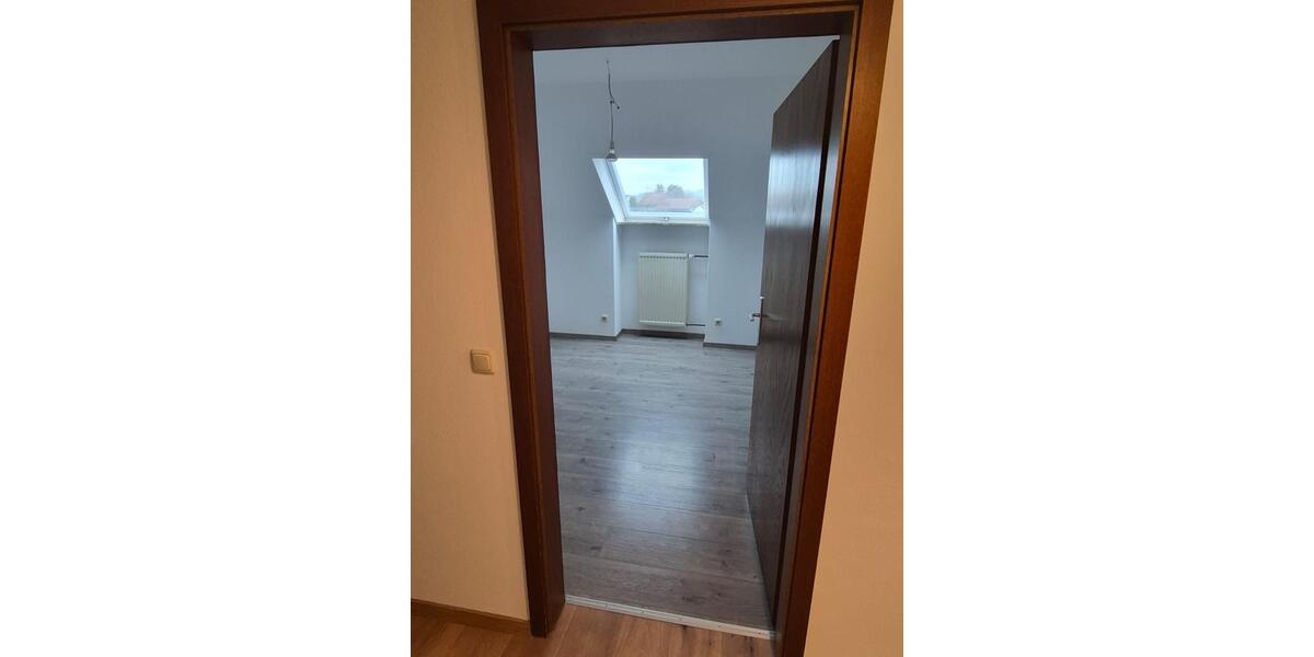 Dachgeschoßwohnung Oberviechtach - 5 Zimmer, 125 m&sup2;, 1.000&euro; | Angebot:26613613
