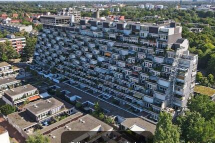 Außergewöhnliche 3-Zimmer-Wohnung mit Tiefgarage &Wellnessbereich 3 zimmer