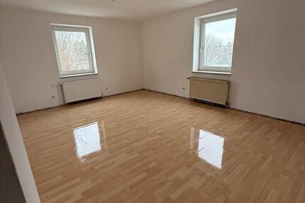 Wohnung Rehau - 3 Zimmer, 72 m&sup2;, 890&euro; | Angebot:25263416