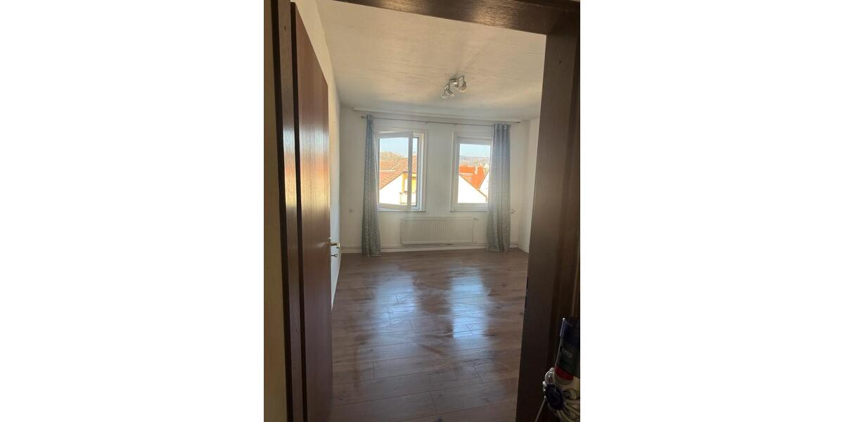 Dachgeschoßwohnung Stadtoldendorf - 1 Zimmer, 70 m&sup2;, 585&euro; | Angebot:25420083