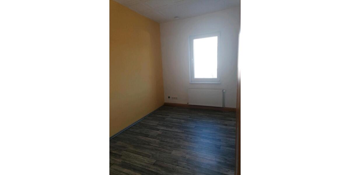 Erdgeschoßwohnung Zella-Mehlis Mehlis - 3 Zimmer, 78 m&sup2;, 700&euro; | Angebot:25956356