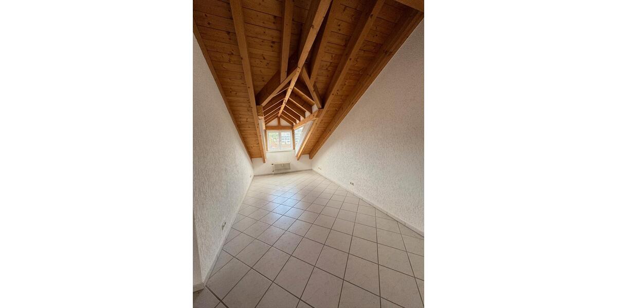 Dachgeschoßwohnung Lörrach - 2 Zimmer, 70 m&sup2;, 970&euro; | Angebot:26030741