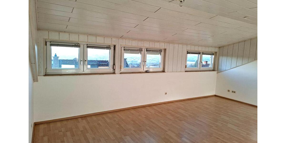 Dachgeschoßwohnung Sinsheim - 3 Zimmer, 77 m&sup2;, 720&euro; | Angebot:26166083
