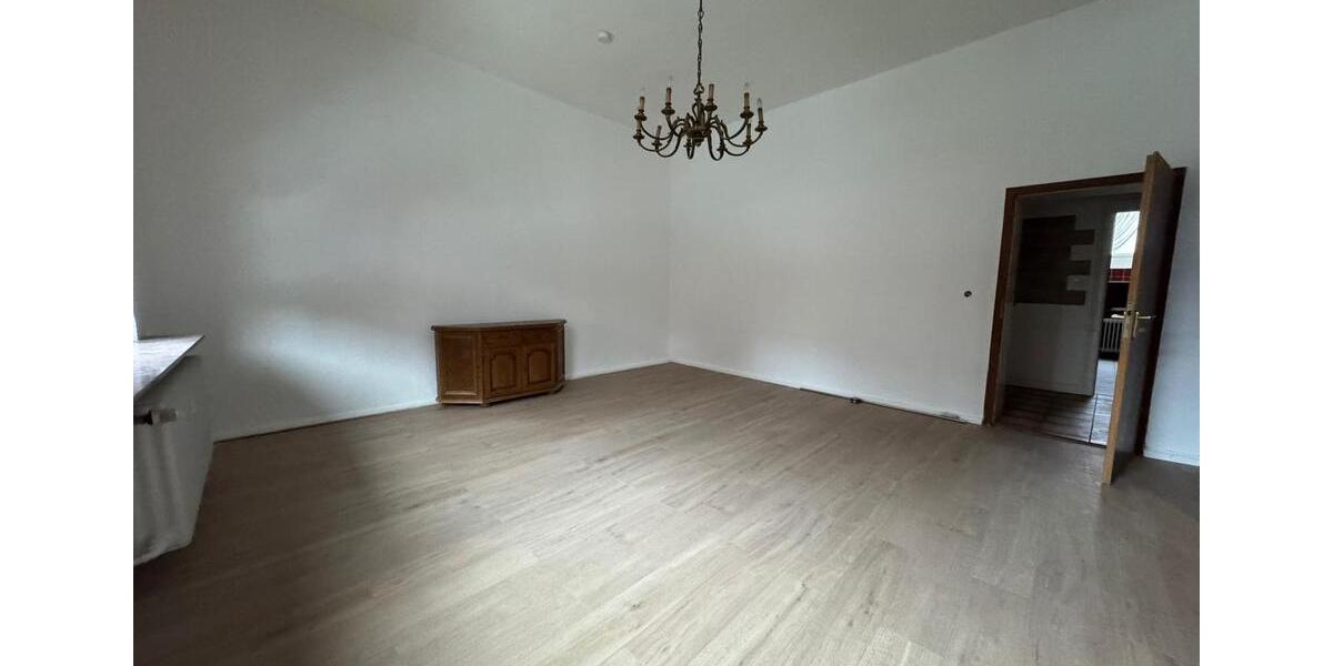 Etagenwohnung Eschwege - 2 Zimmer, 85 m&sup2;, 550&euro; | Angebot:26490244