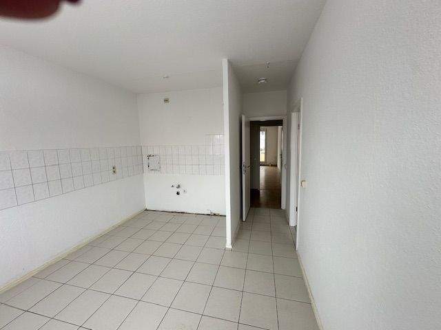 Etagenwohnung Magdeburg Neu Olvenstedt - 3 Zimmer, 70 m&sup2;, 420&euro; | Angebot:25666261