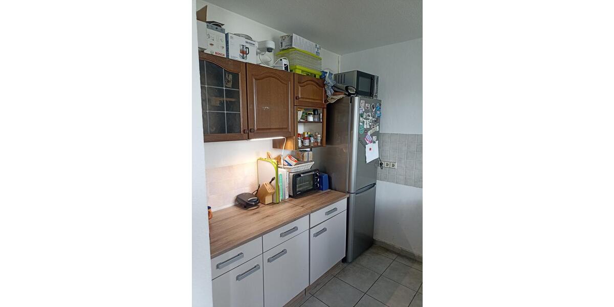 Schönes Zimmer in geräumiger 3-Zimmer-WG ab 01.02. frei 1 zimmer