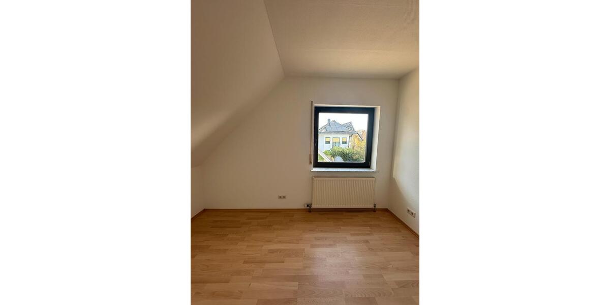 Etagenwohnung Uersfeld - 3 Zimmer, 85 m&sup2;, 950&euro; | Angebot:23764631